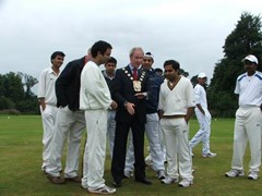 Mayor Eamon Moloney takes the toss